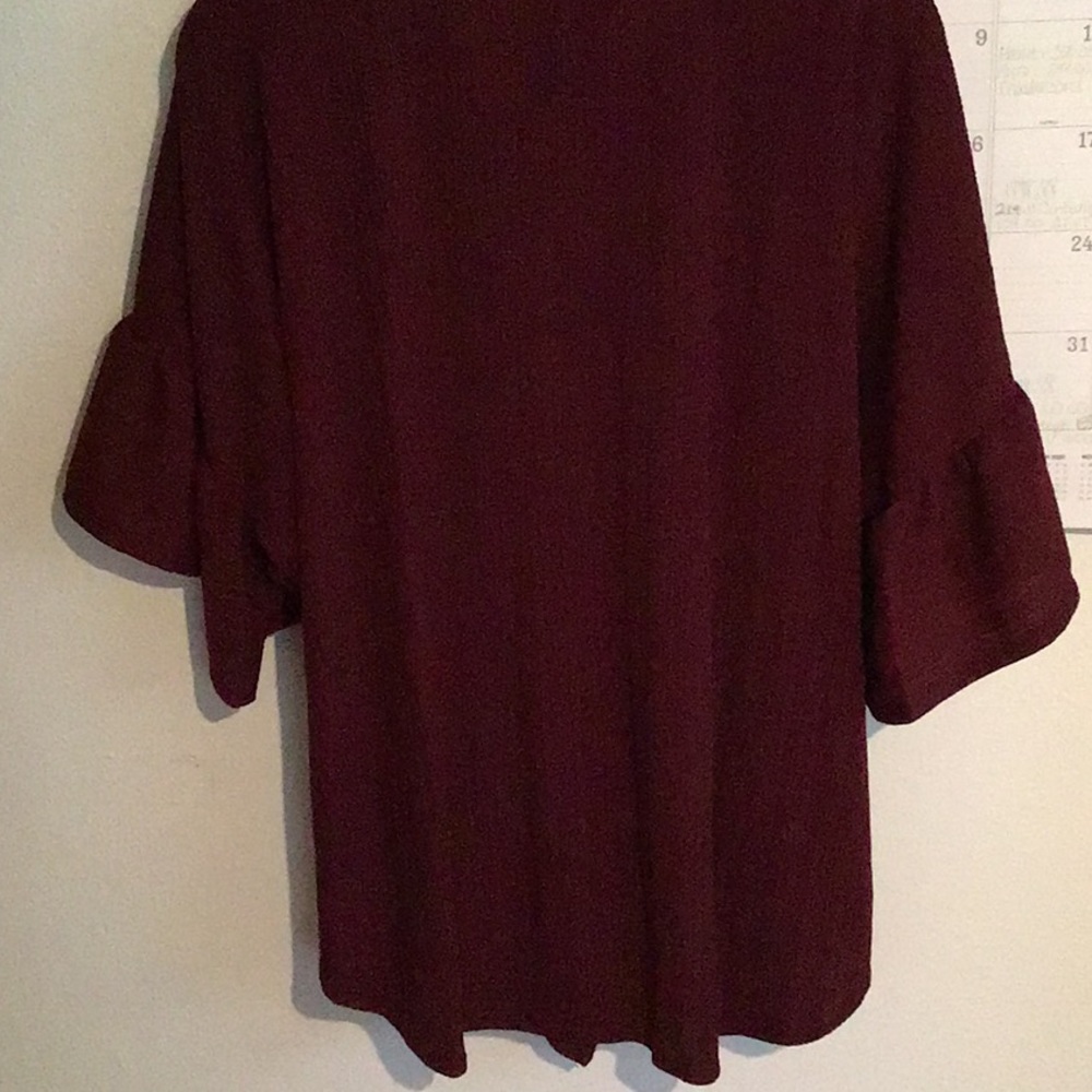SOLD. Wind flutter sleeve top - Picture 5 of 7